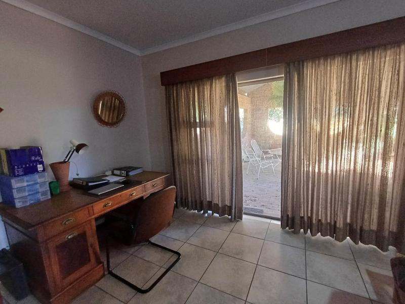 5 Bedroom Property for Sale in Parys Free State